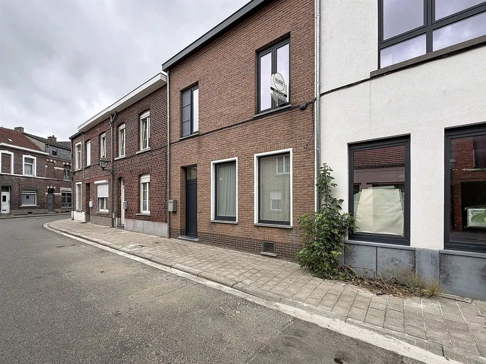 Instapklare stadswoning, terras/tuintje, 3 slpks foto {{pictureIndex}}