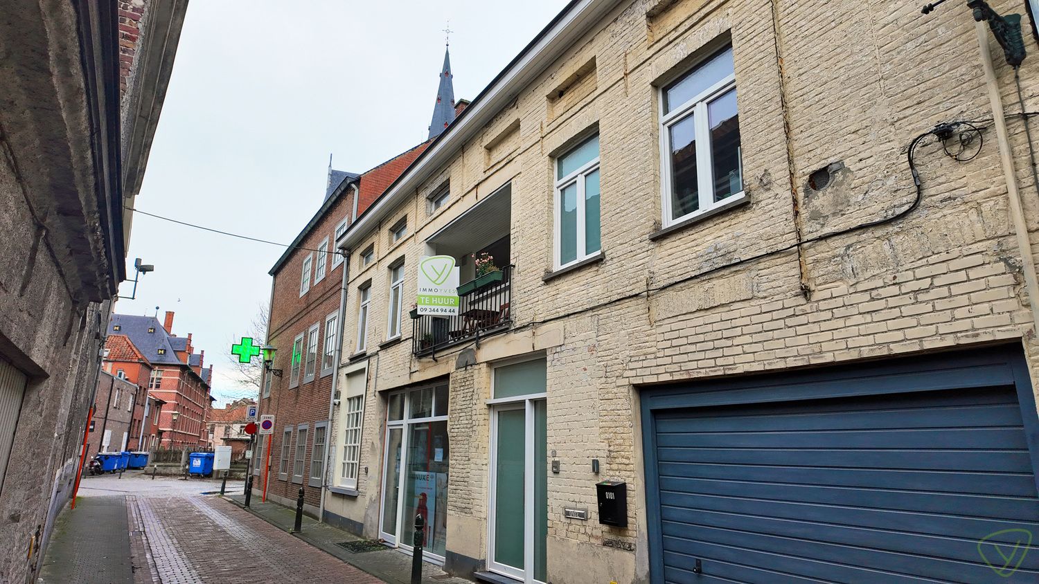 Recent gerenoveerd appartement in het centrum van Eeklo! foto 14