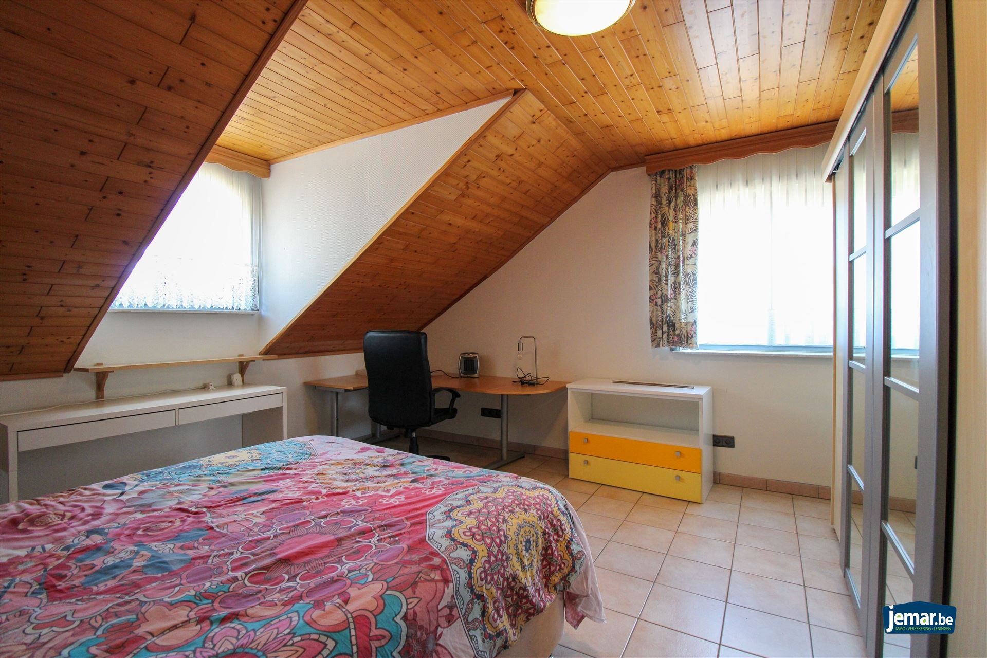 Ruime gezinswoning met 6 slaapkamers, dubbele garage en zonnige, ruime tuin – ideaal voor gezinnen en zelfstandigen! foto 16