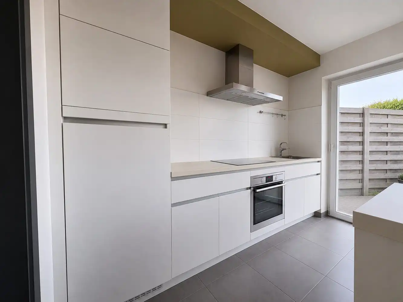 Ruime gezinswoning met 3 à 4 slaapkamers, garage en tuin foto 5