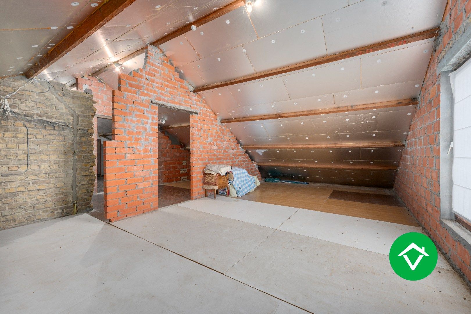 Rustig gelegen alleenstaande woning met bijgebouwen te Koekelare foto 17