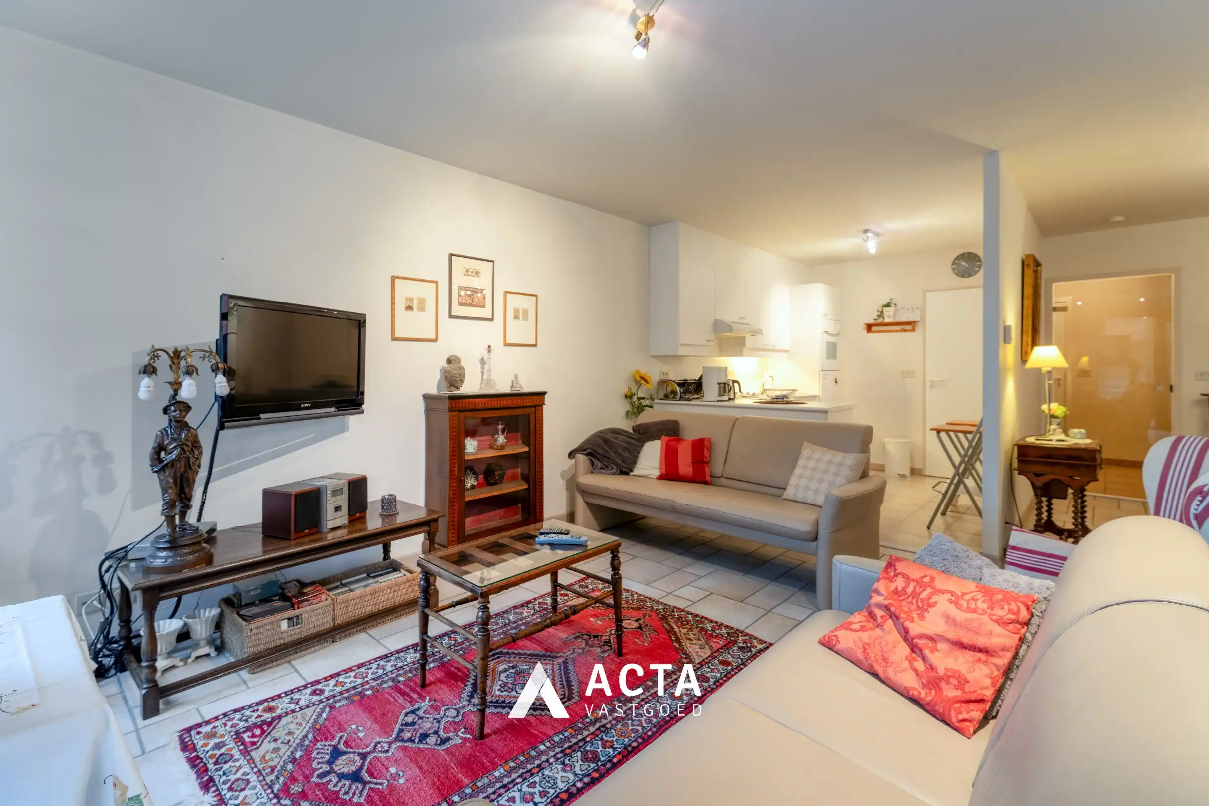 Ruim hoekappartement met twee slaapkamers in Mariakerke foto 9