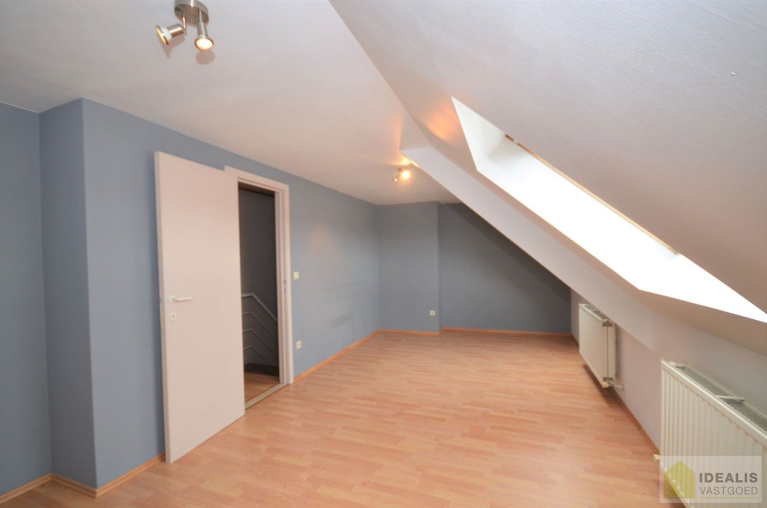 Idealis Vastgoed – Ruim duplexappartement met 4 slaapkamers in Genk op wandelafstand van Houthalen-Oost foto 22