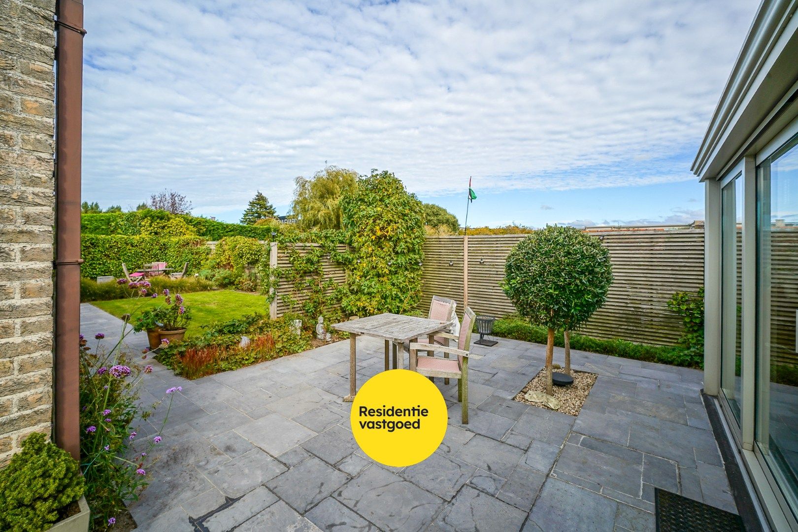 Instapklare halfopen woning met zonnige tuin, aparte garage en tuinhuis foto 29