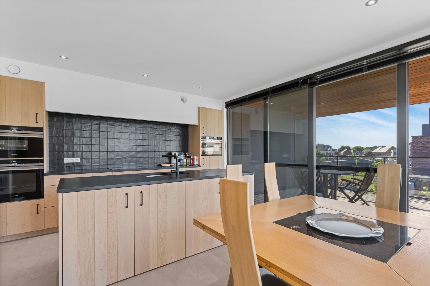 Luxueus, ruim en hoogwaardig afgewerkt appartement te Heusden foto 14