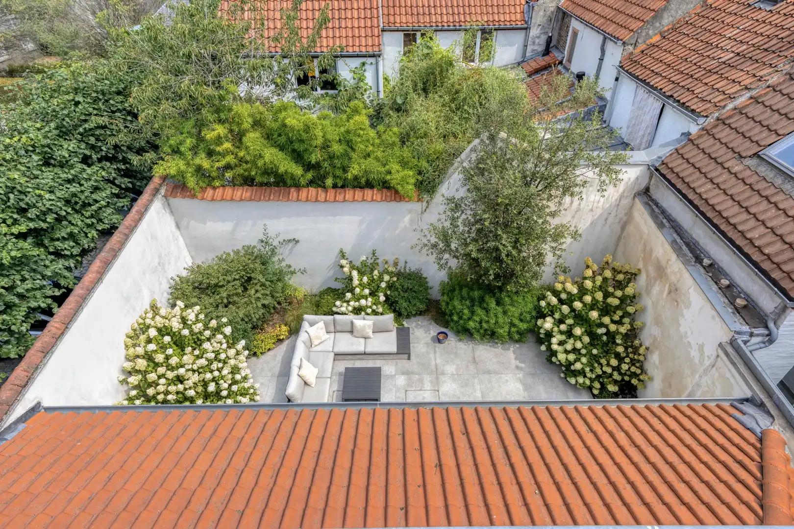 Prachtige bemeubelde stadwoning met 3 slaapkamers op topligging foto 4