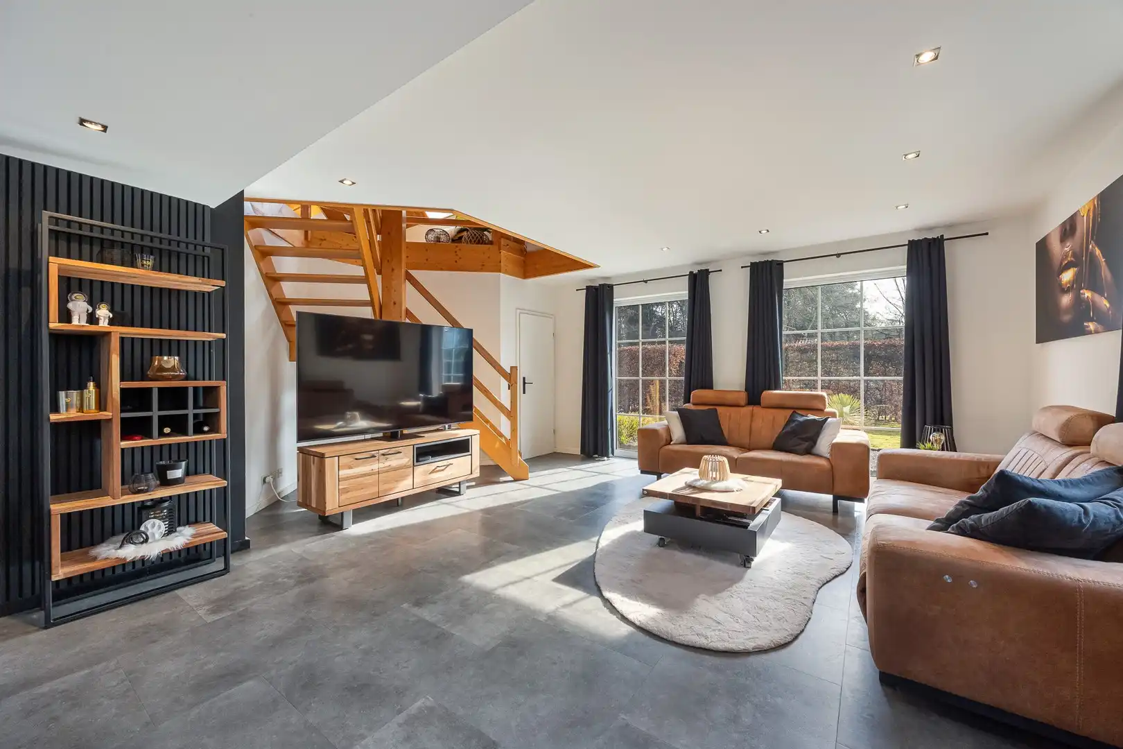 VILLA OP 2.118 M² foto 11