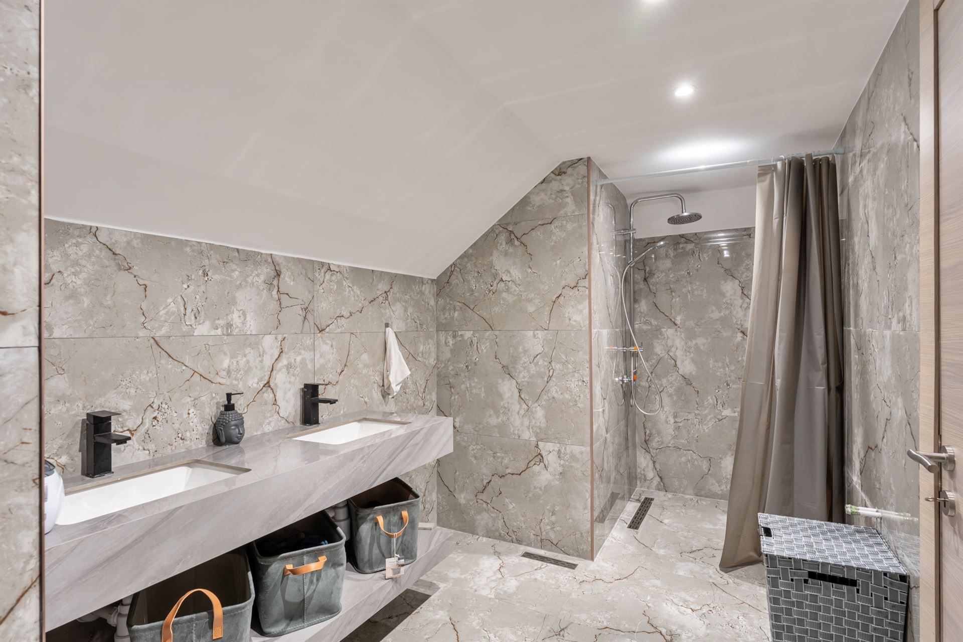 Vrijstaande eengezinswoning te Zelem. foto 13