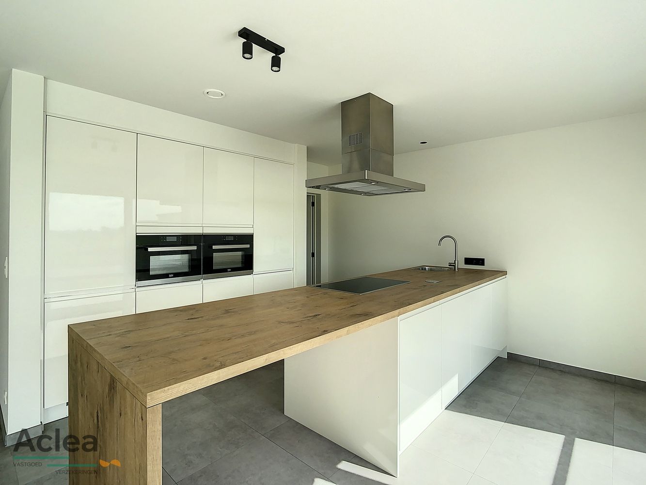 Prachtige recente koppelwoning met 5 slpks foto 6