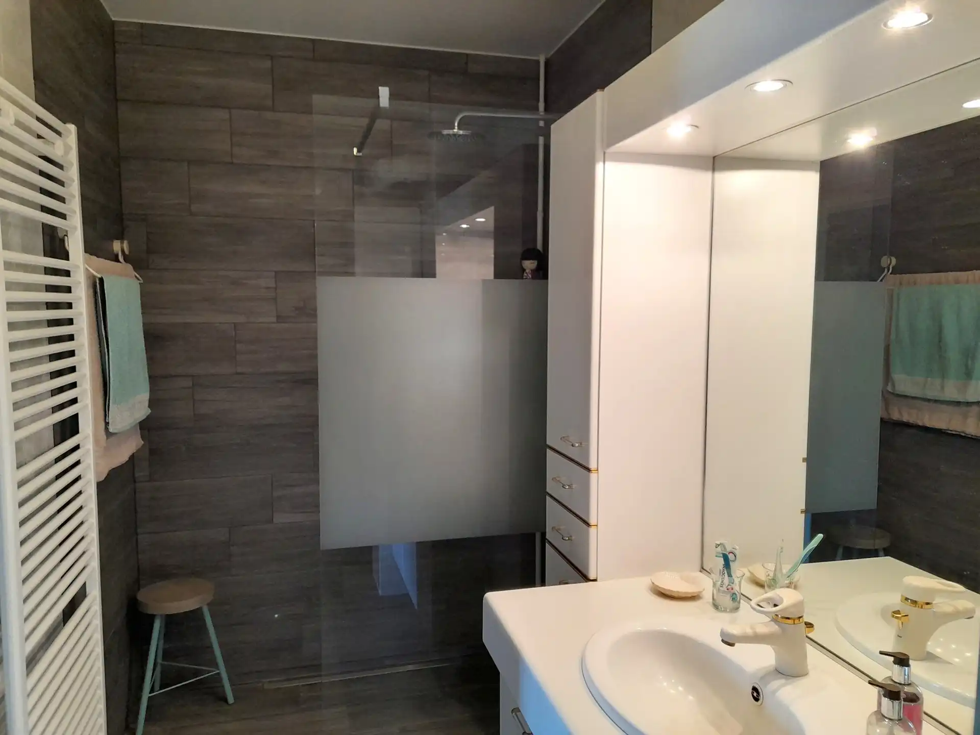 Gerenoveerd en lichtrijk appartement op goede ligging foto 17