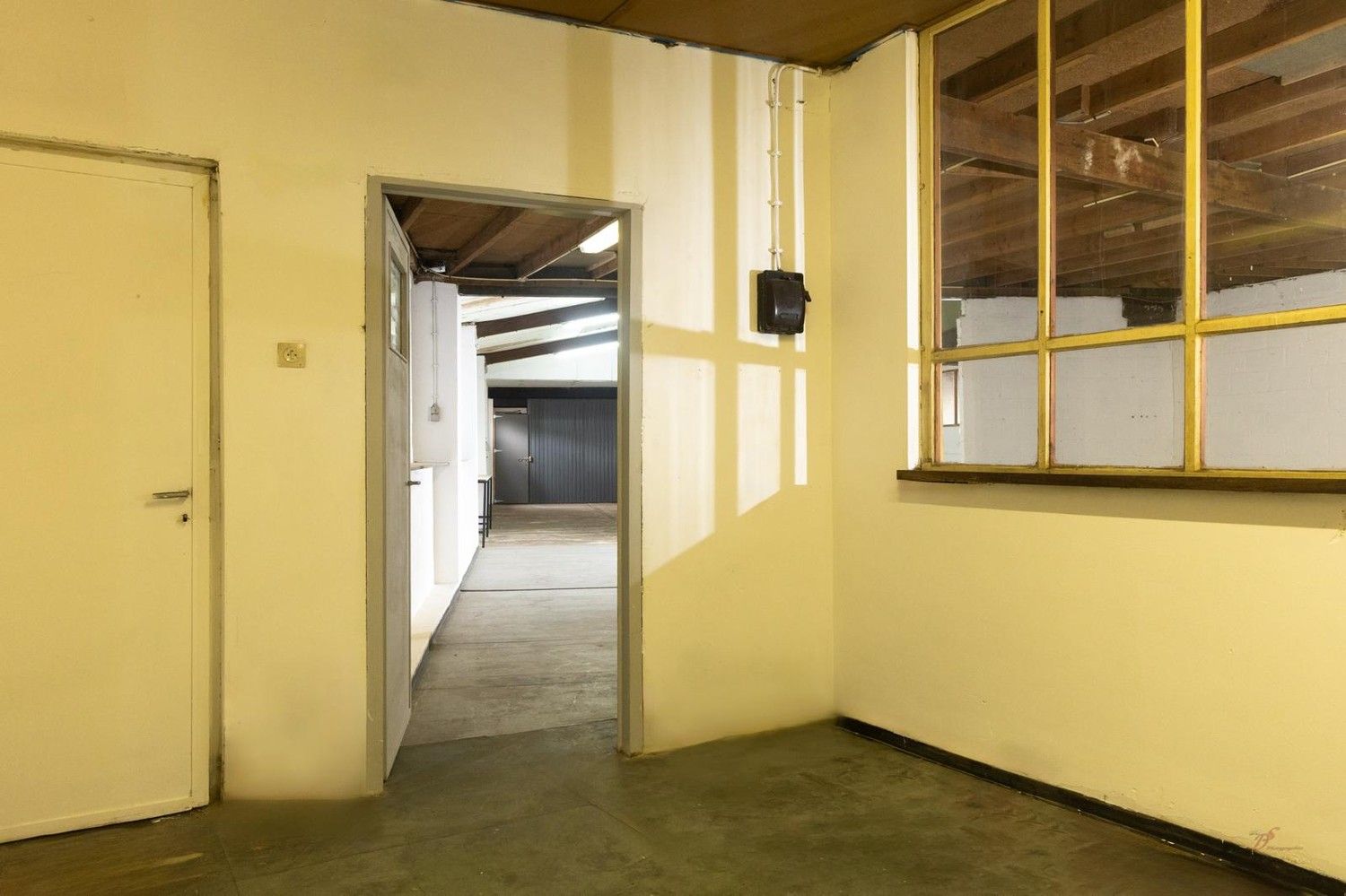 Te huur: Ruime opslagruimte met kantoren – Meerstraat 23, Zutendaal foto 14