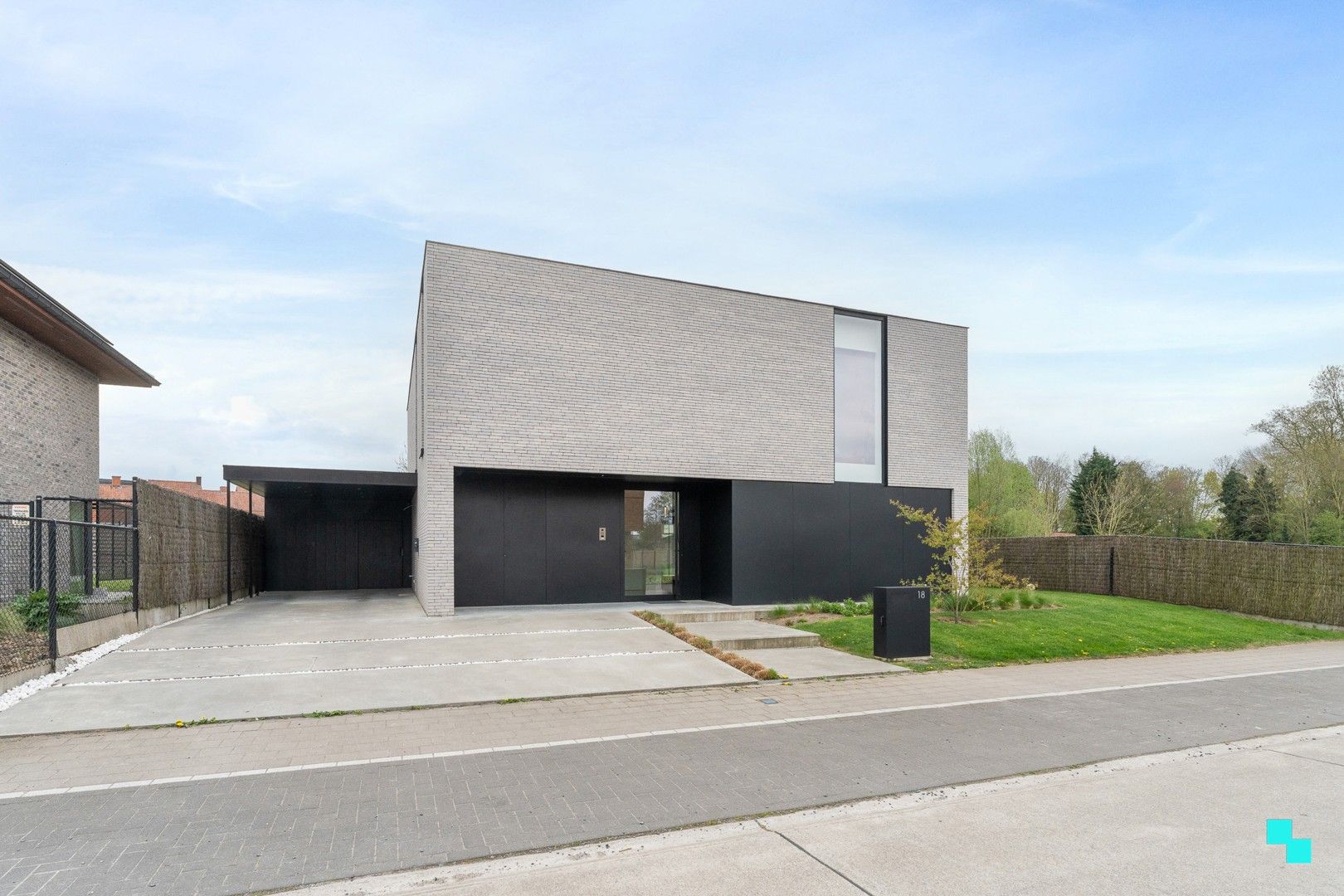 Prachtige vrijstaande (quasi)nieuwbouwwoning op rustige verkaveling te Ardooie foto {{pictureIndex}}