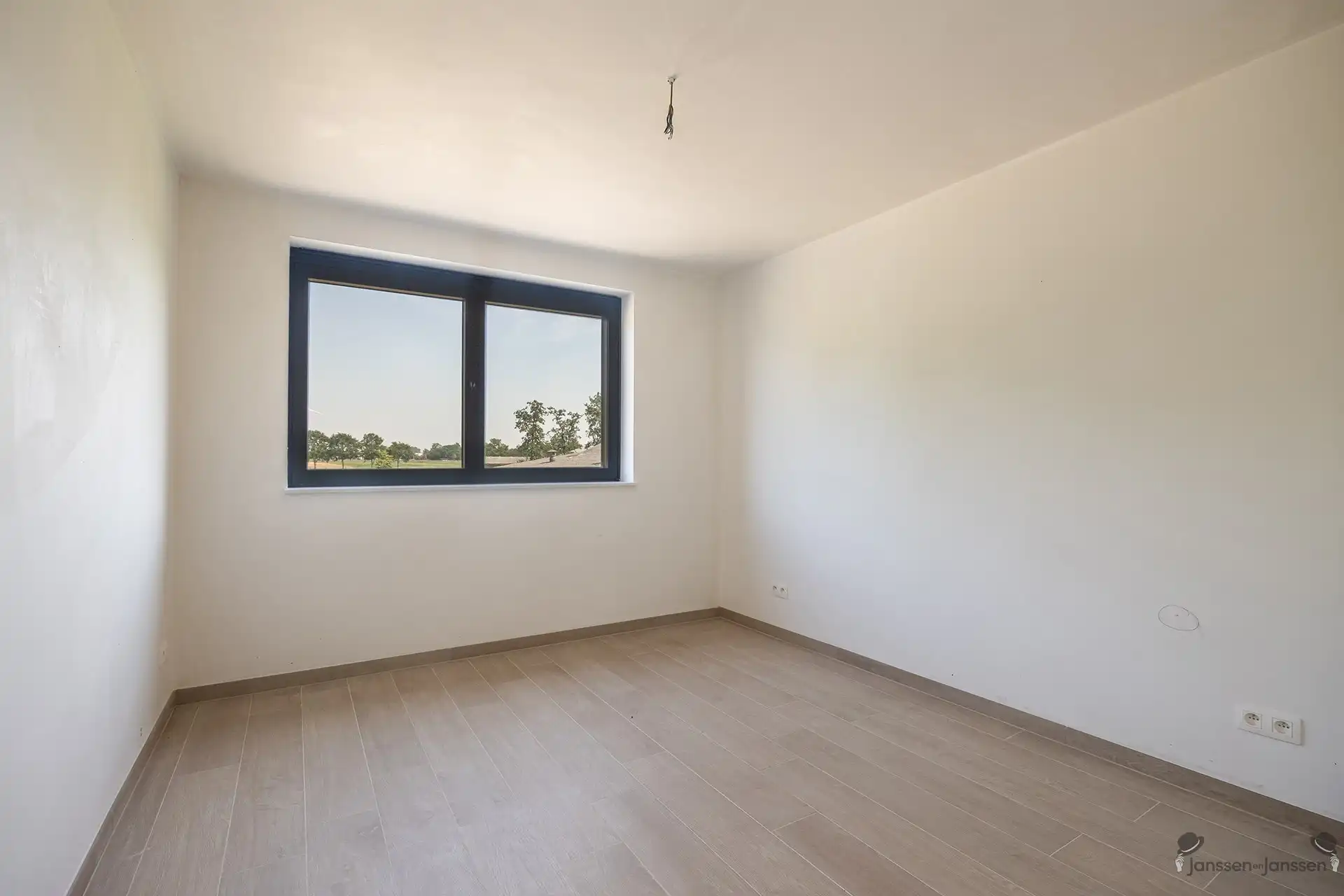 Nieuwbouwwoning met 3 slpk & tuin foto 11