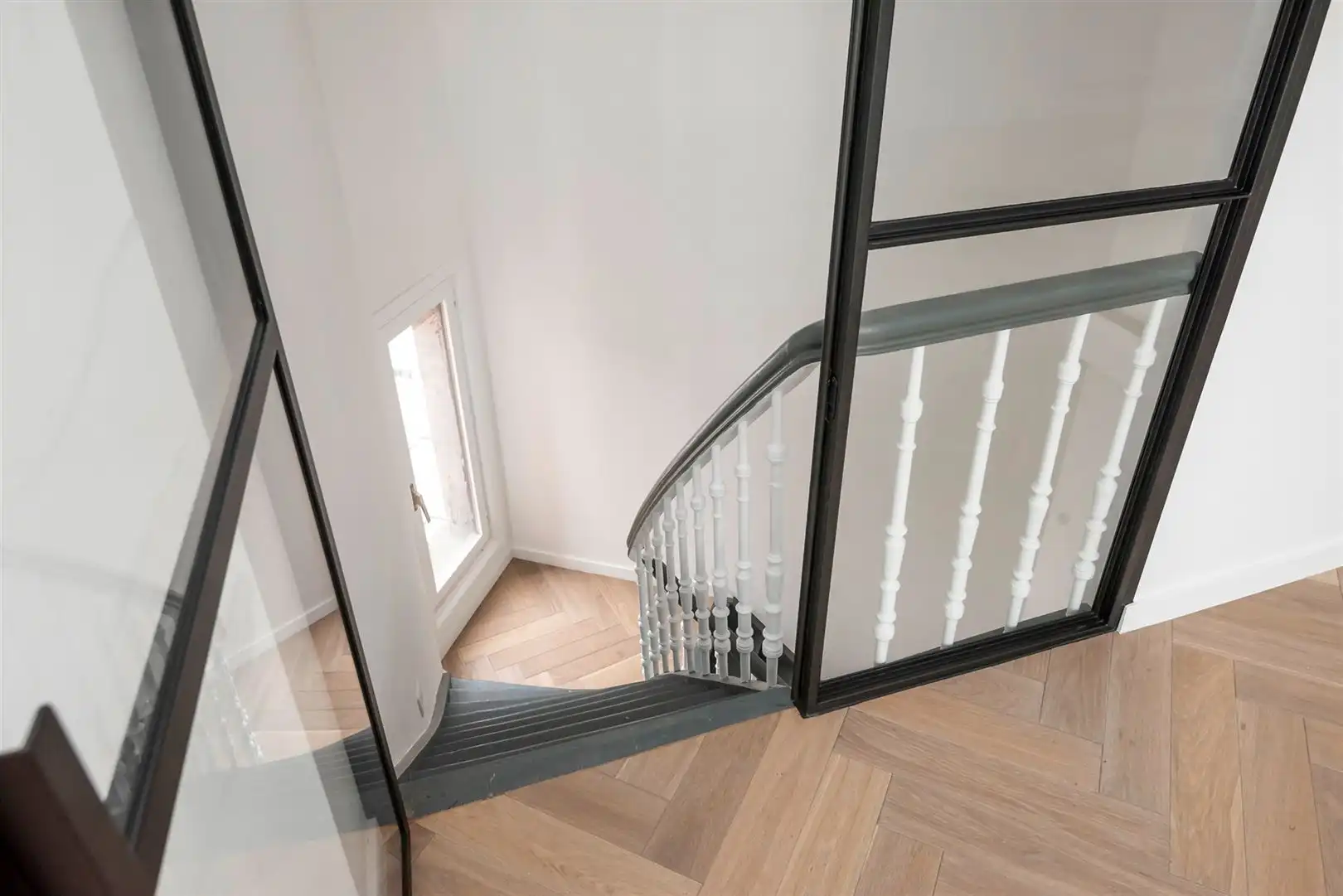 Majestueus burgerhuis met studio foto 31