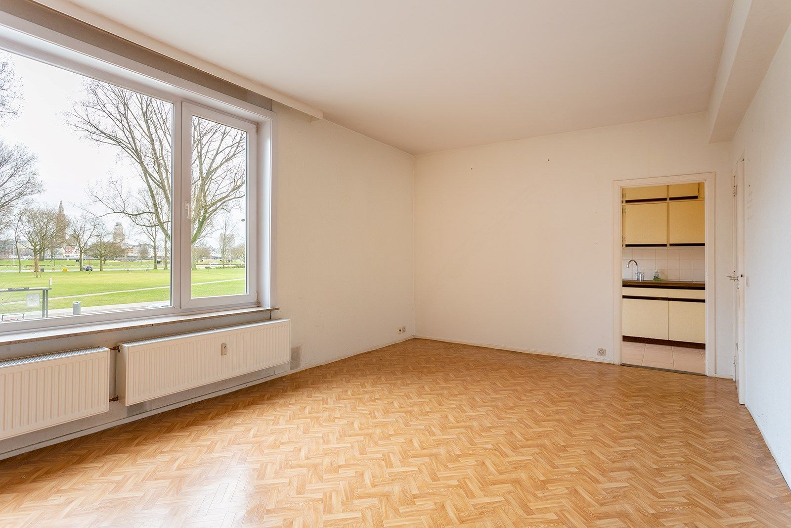 Hoofdfoto van de publicatie: Op te frissen appartement op centrale en rustige ligging