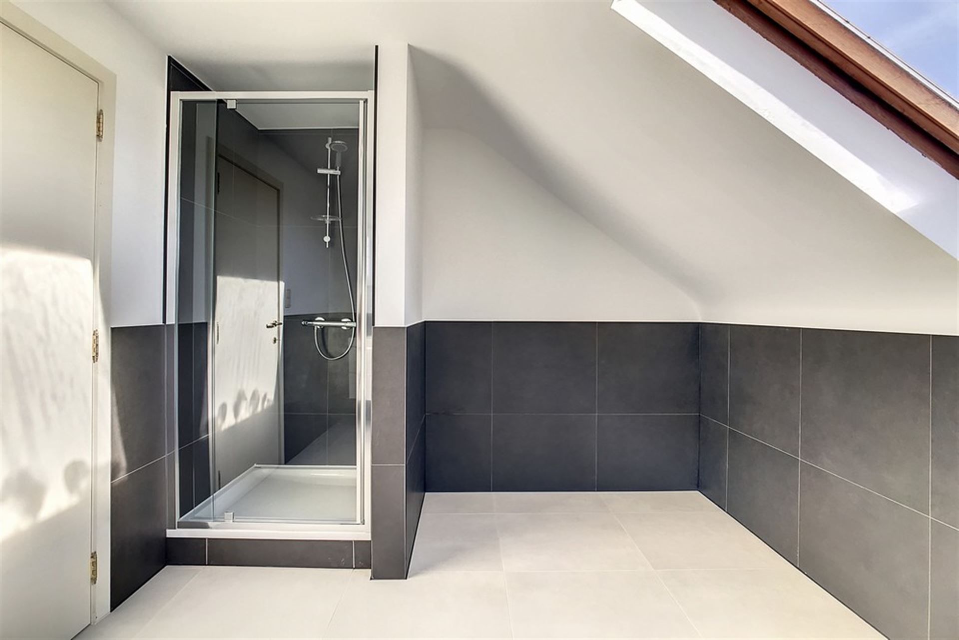 Gerenoveerde en rustig gelegen villa  foto 18