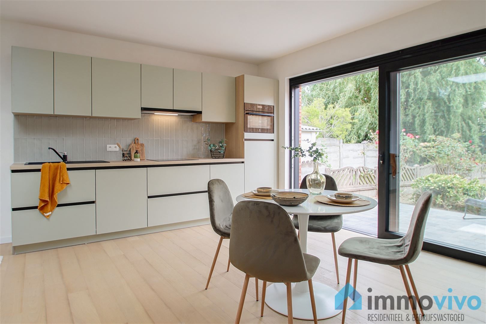 Instapklare, volledig gerenoveerde woning met zonnepanelen in Niel. foto 7