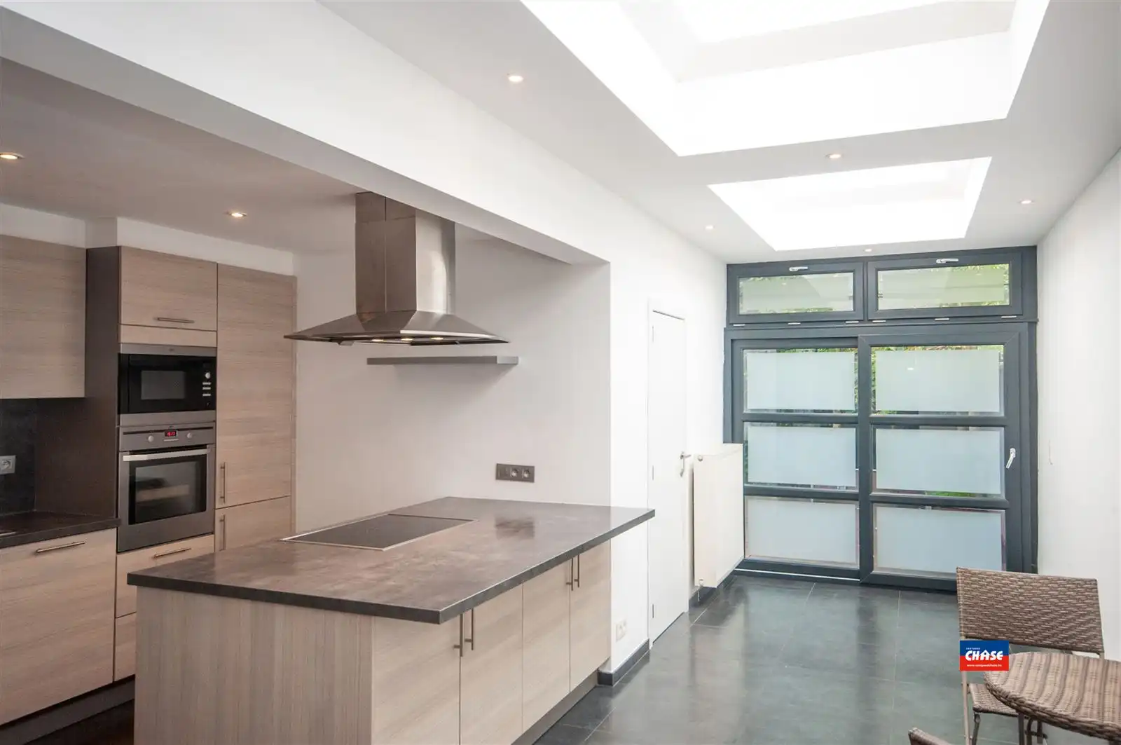 Rijwoning met 5 slaapkamers en tuin foto 3