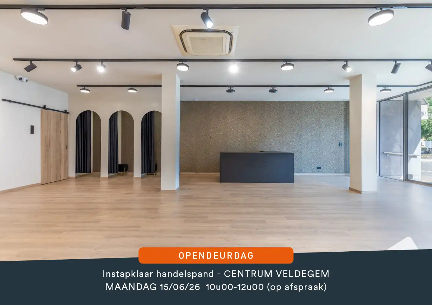 Instapklaar handelspand op toplocatie in het centrum van Veldegem foto {{pictureIndex}}