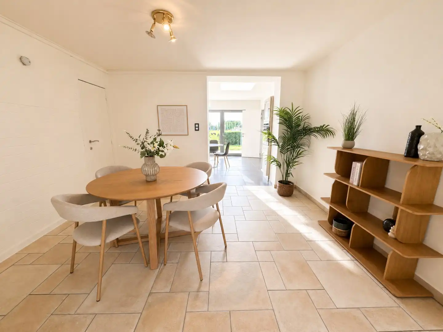 Instapklare gezinswoning met open zicht en mooie tuin, perceel 539 m², Torhout foto 5