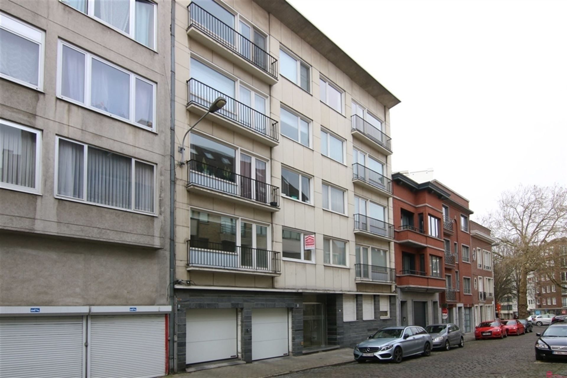 Mooi vernieuwd appartement centrum Kortrijk foto 9