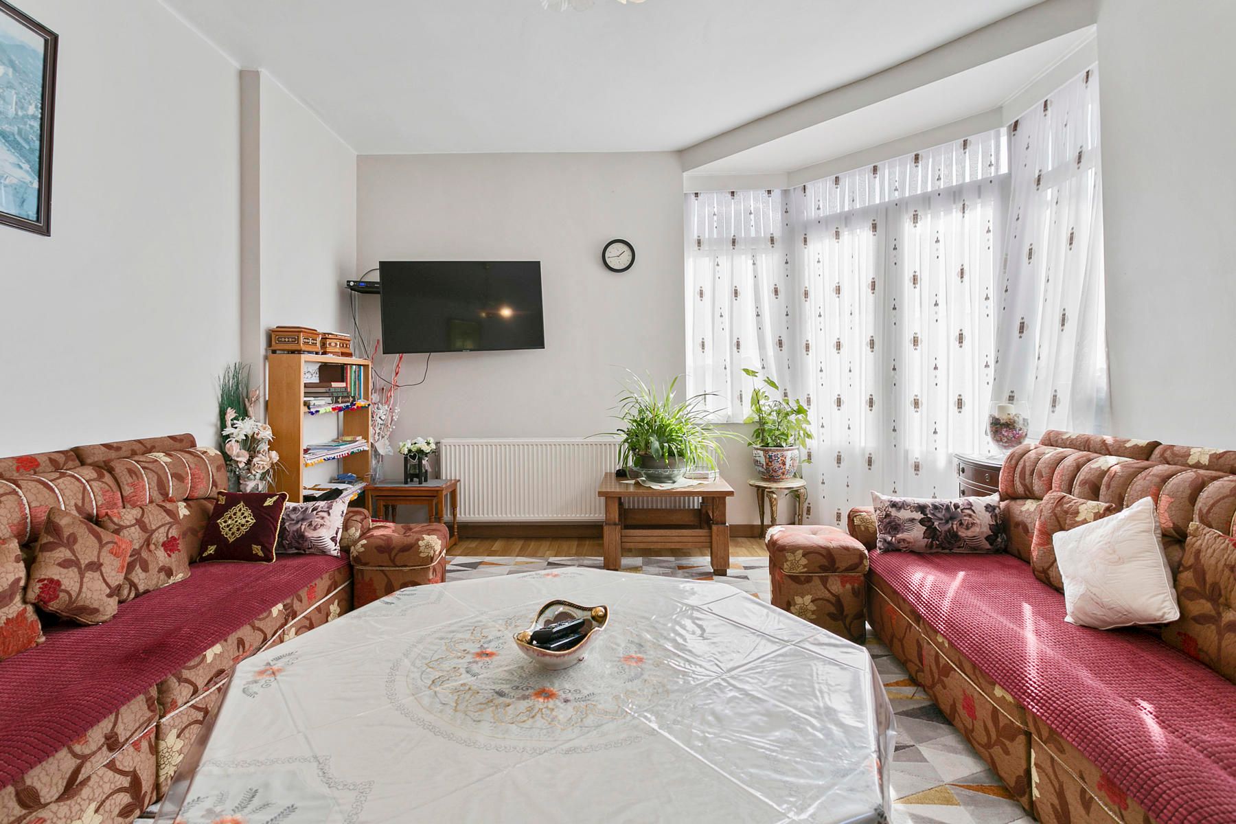 Karaktervol opbrengstgebouw op toplocatie in Ronse! foto 13