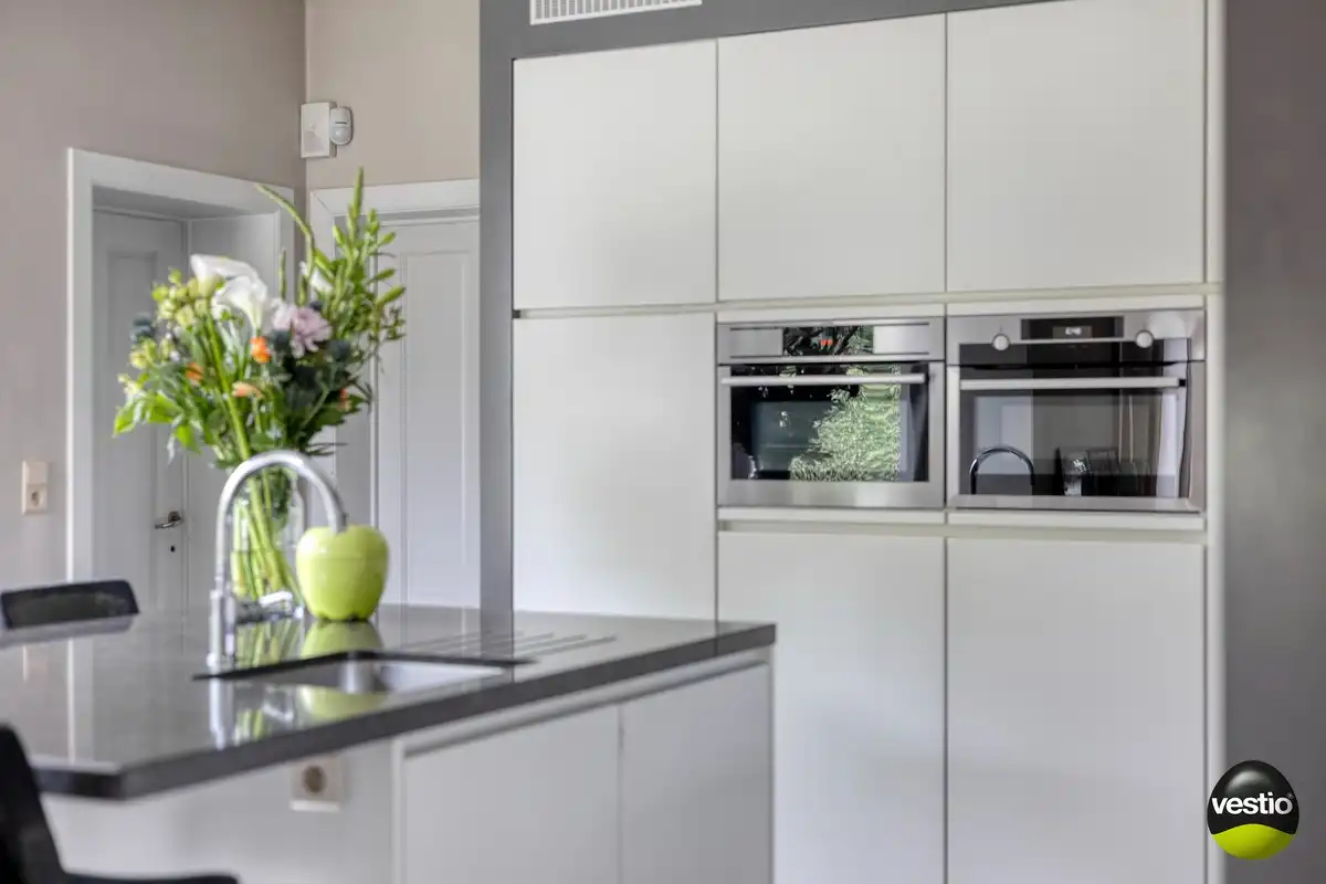 Exclusieve open bebouwing met 5 slaapkamers, zwemvijver en zonnige tuin op 17a 98ca foto 7