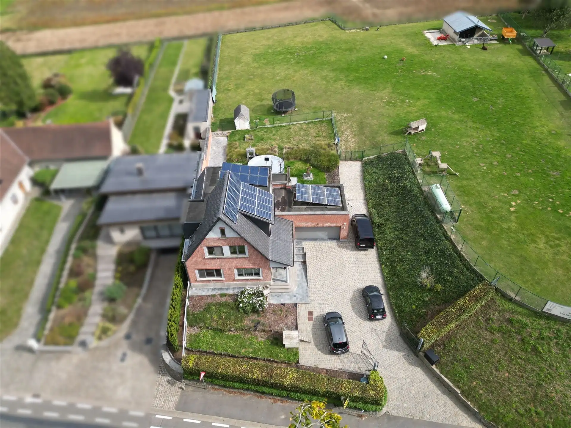 Ruime 4-slaapkamerwoning op een perceel van 48are in Parike! foto 2