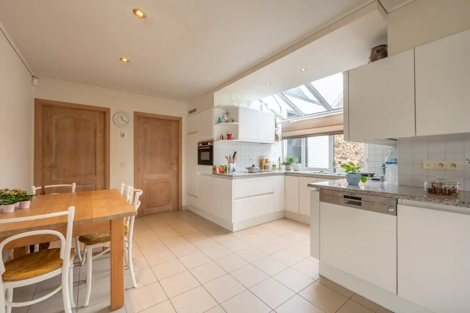 Alleenstaande villa op groot perceel te Moerkerke foto 5