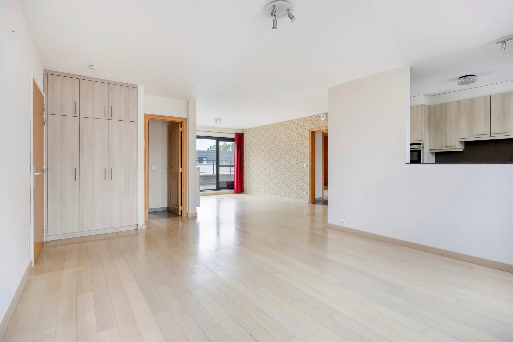 Zeer ruim appartement met 2 slaapkamers & prachtig terras foto 3