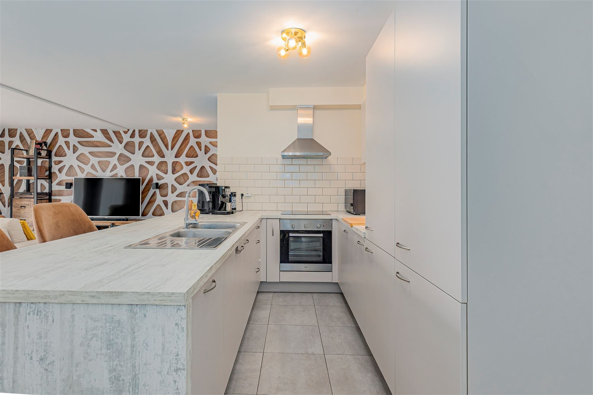 Lichtrijk appartement met 2 slpk, een tuin en garagebox in Bazel foto 7