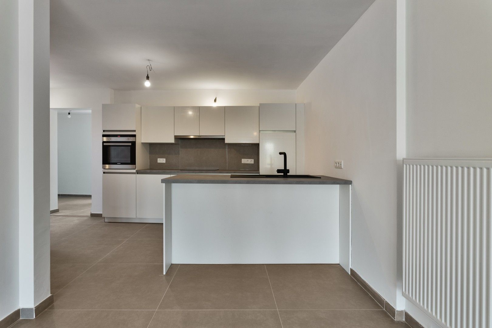 Recent gerenoveerde woning met groen zicht in Ruiselede foto 5