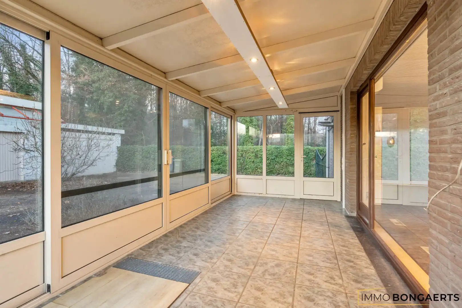 Gelijkvloerse woning met polyvalent bijgebouw foto 7