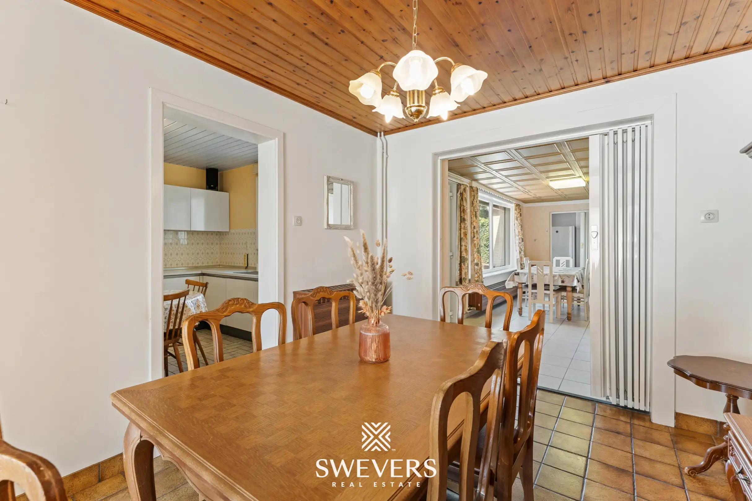 Uitstekend gelegen woning met 4 slaapkamers en mooie tuin foto 6