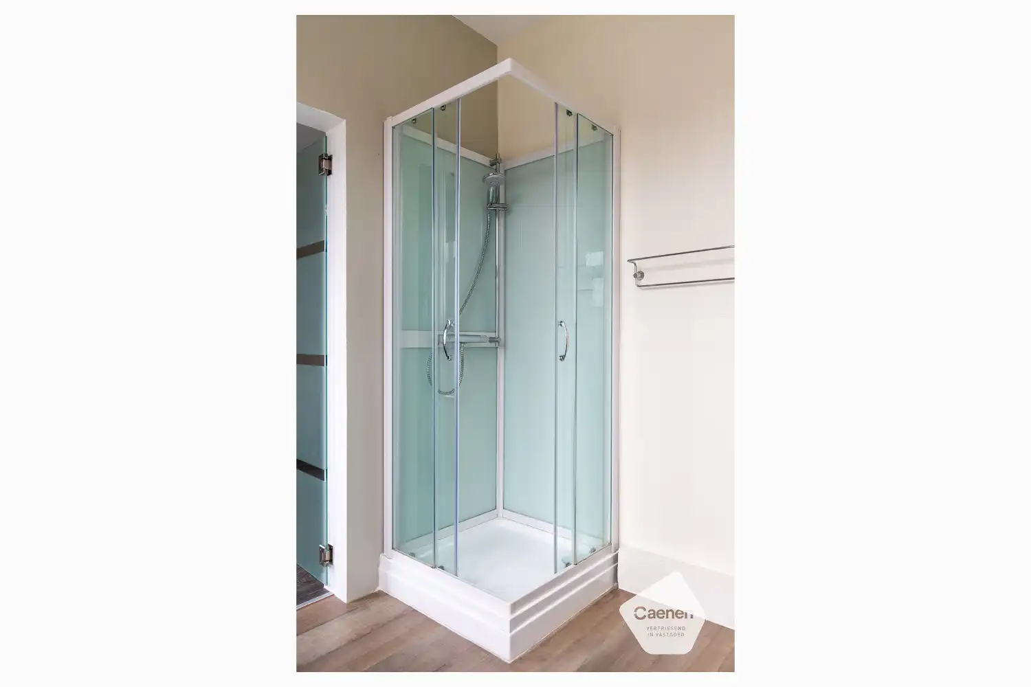 Ruim en lichtrijk appartement met open leefruimte op wandelafstand van jachthaven en strand foto 17