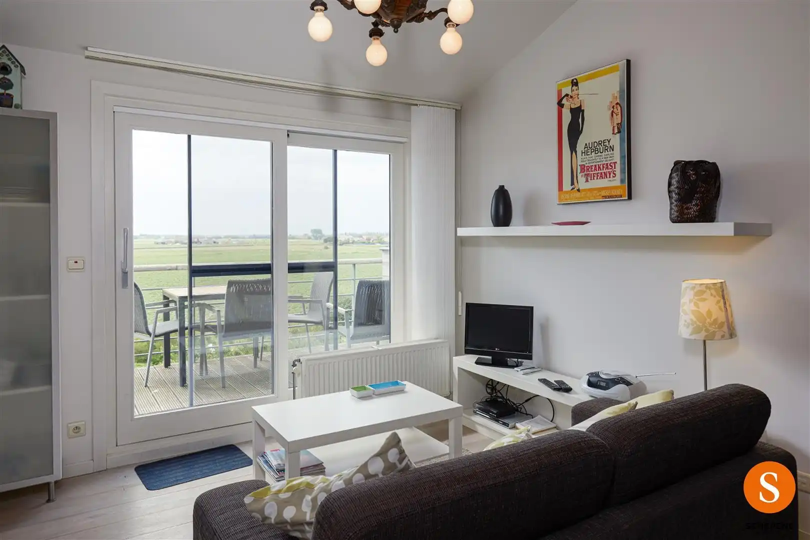 Aangenaam bemeubeld appartement te huur, met uitzicht op de polders. foto 3