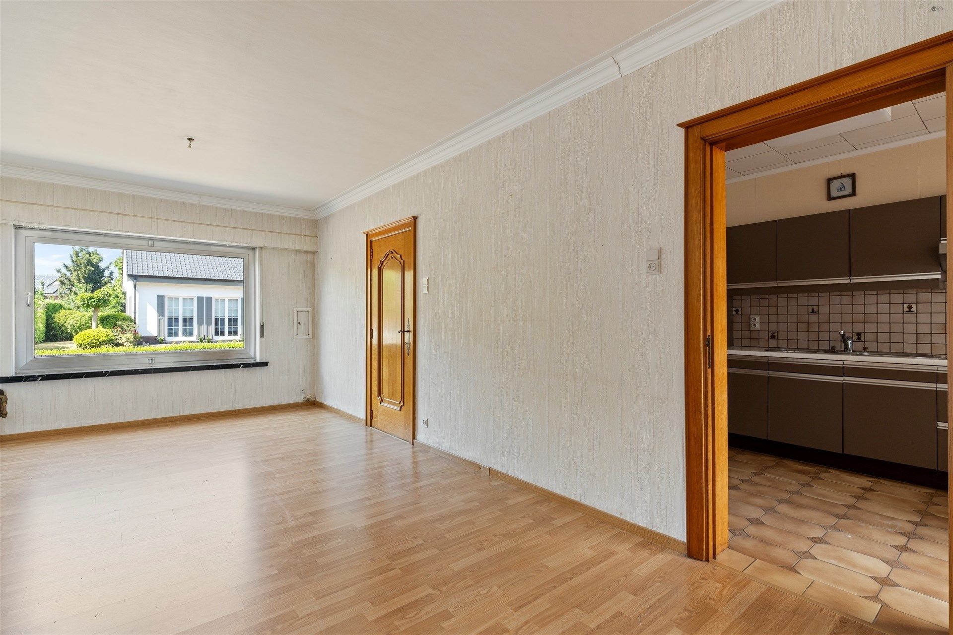 Te renoveren rijwoning op een rustige locatie in Kemzeke foto 6