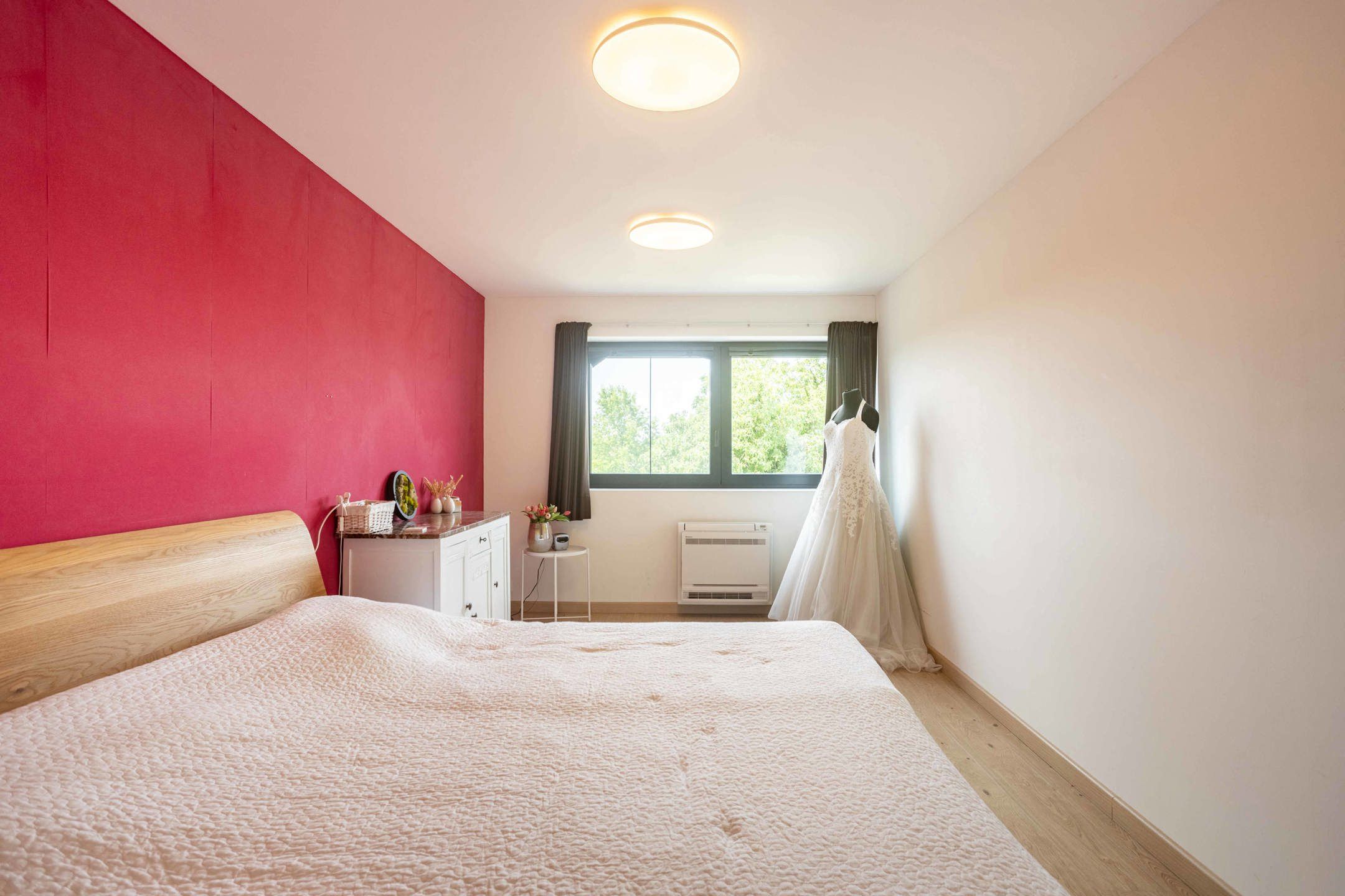Goed gelegen, ruime & instapklare eigendom met tuin & garage foto 27