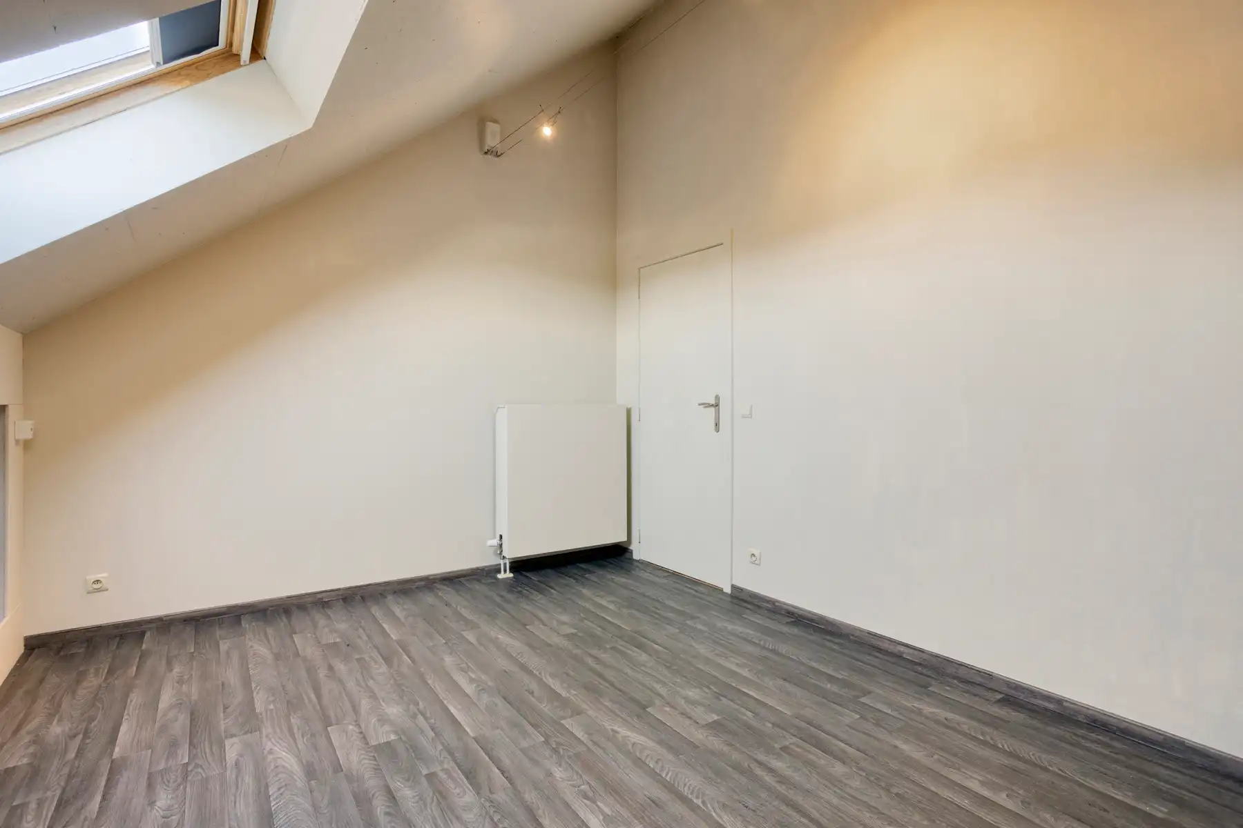 Appartement met 3 slaapkamers, terras en parkeerplaats foto 17
