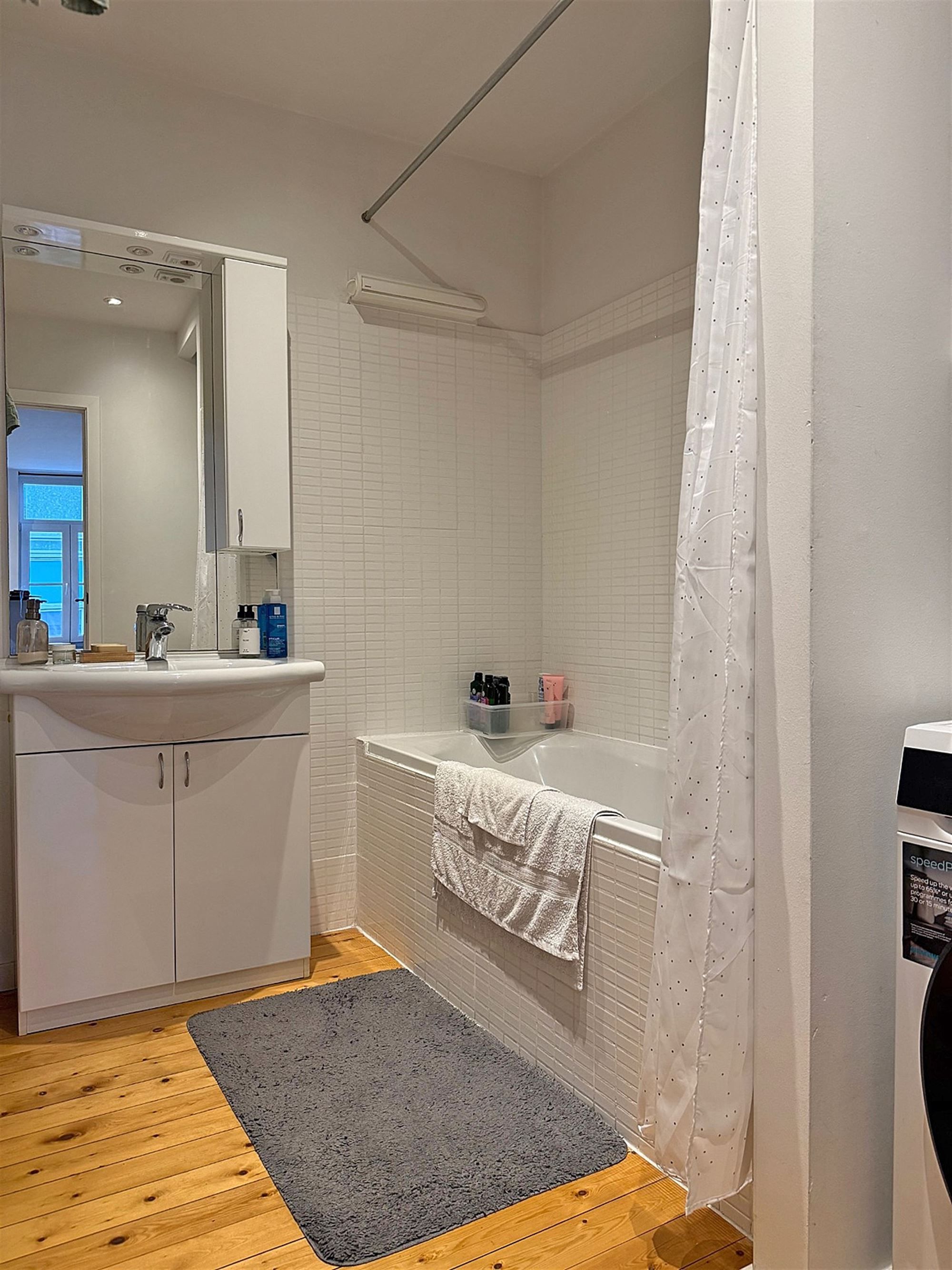 Instapklaar DUPLEX - APPARTEMENT met 2 slaapkamers, 2 badkamers & terras  foto 6