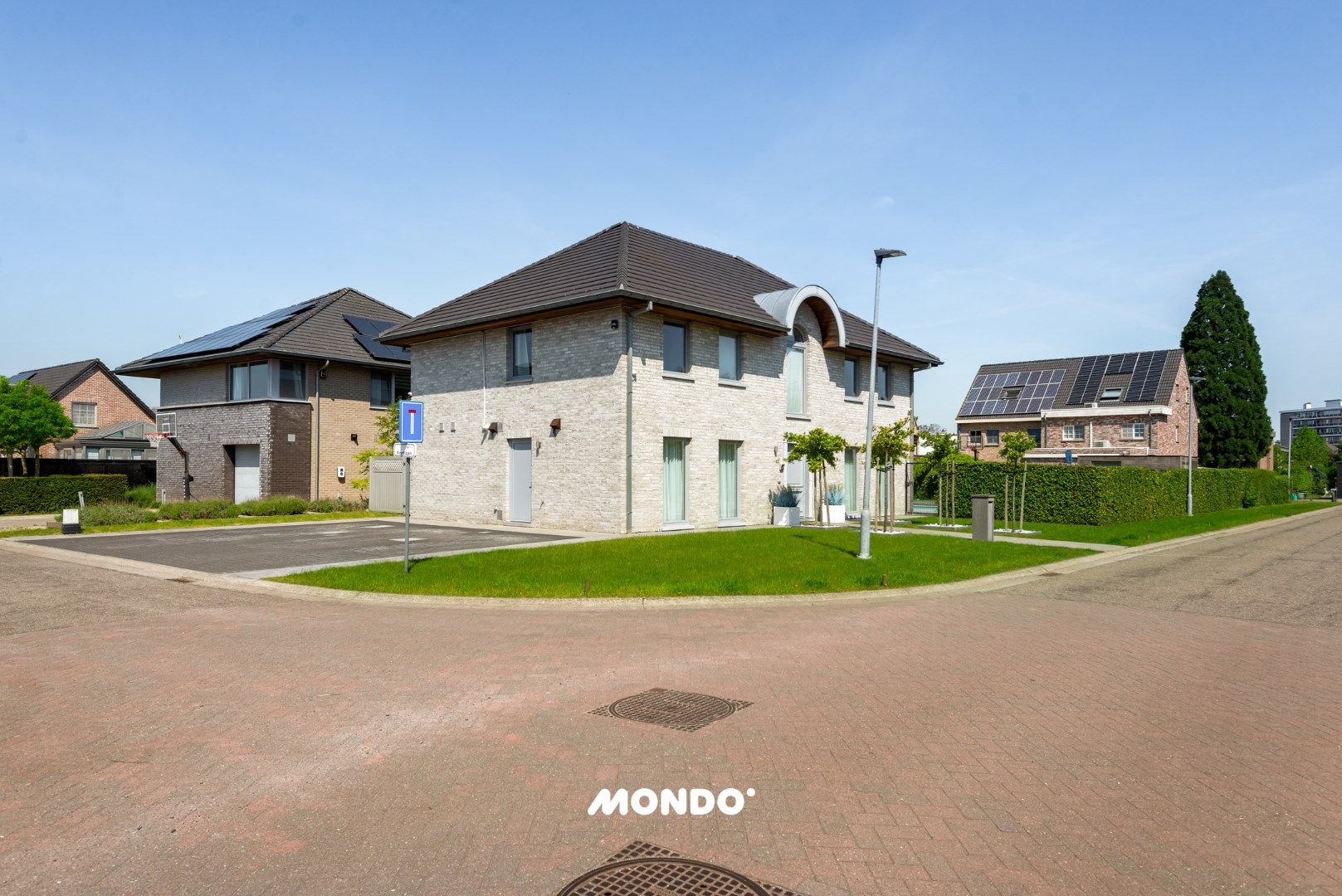 Exclusieve villa met zwembad en wellness te koop foto 4