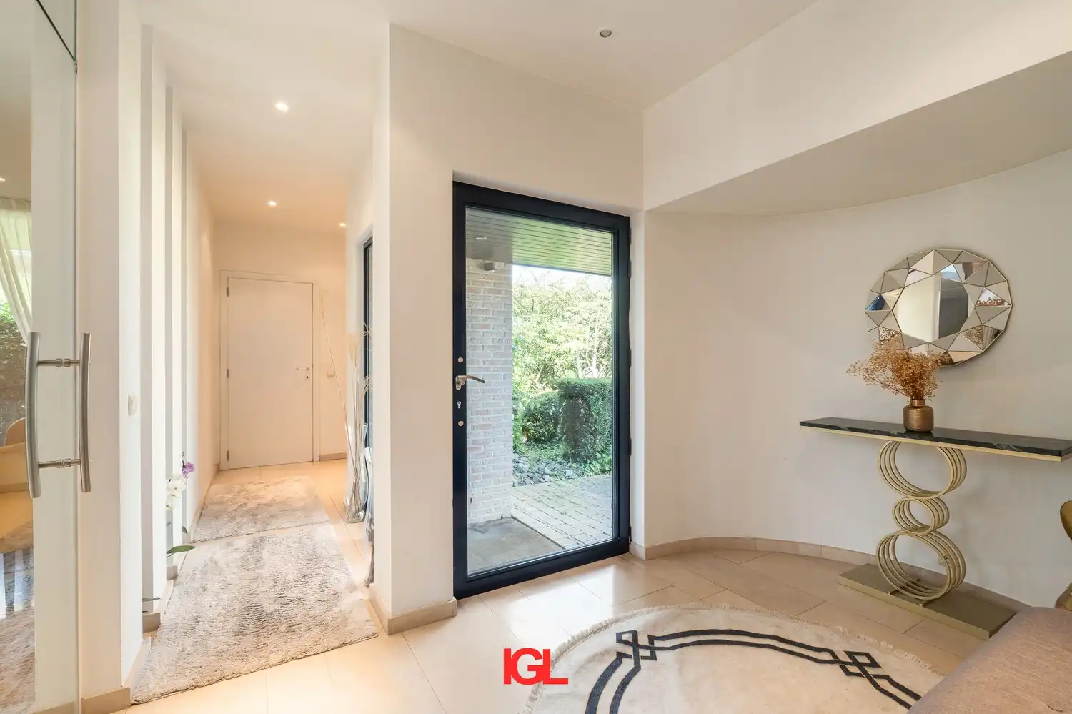 Luxueuze villa in residentiële wijk te huur foto 8