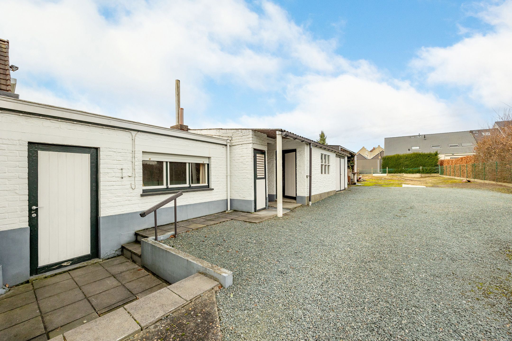 te renoveren 3-gevel woning met tuin foto 13