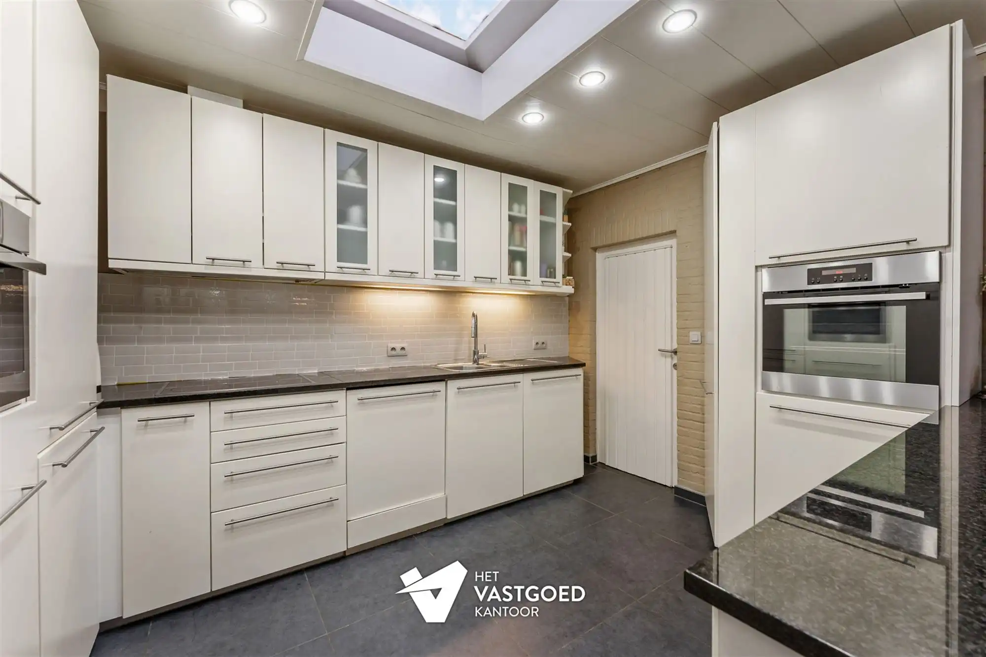 VOLLEDIG GERENOVEERDE WONING MET 4 SLAAPKAMERS, RUIME LEEFRUIMTES EN VRIJSTAANDE GARAGE OP PERCEEL VAN 6A90CA VLAKBIJ BE-MINE foto 7