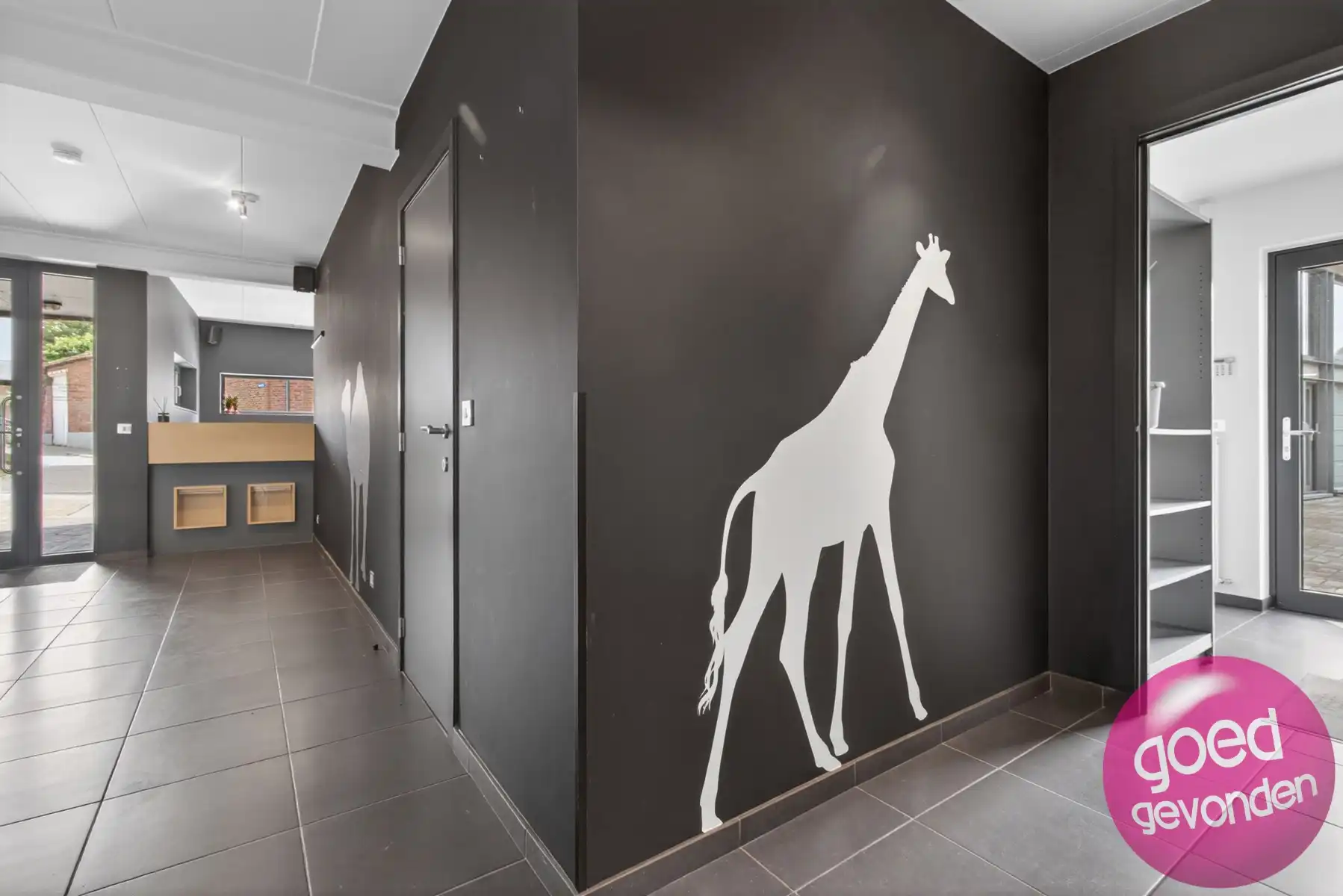 HANDEL-KANTOOR 140 M² - INSTAPKLAAR - PARKING  foto 6