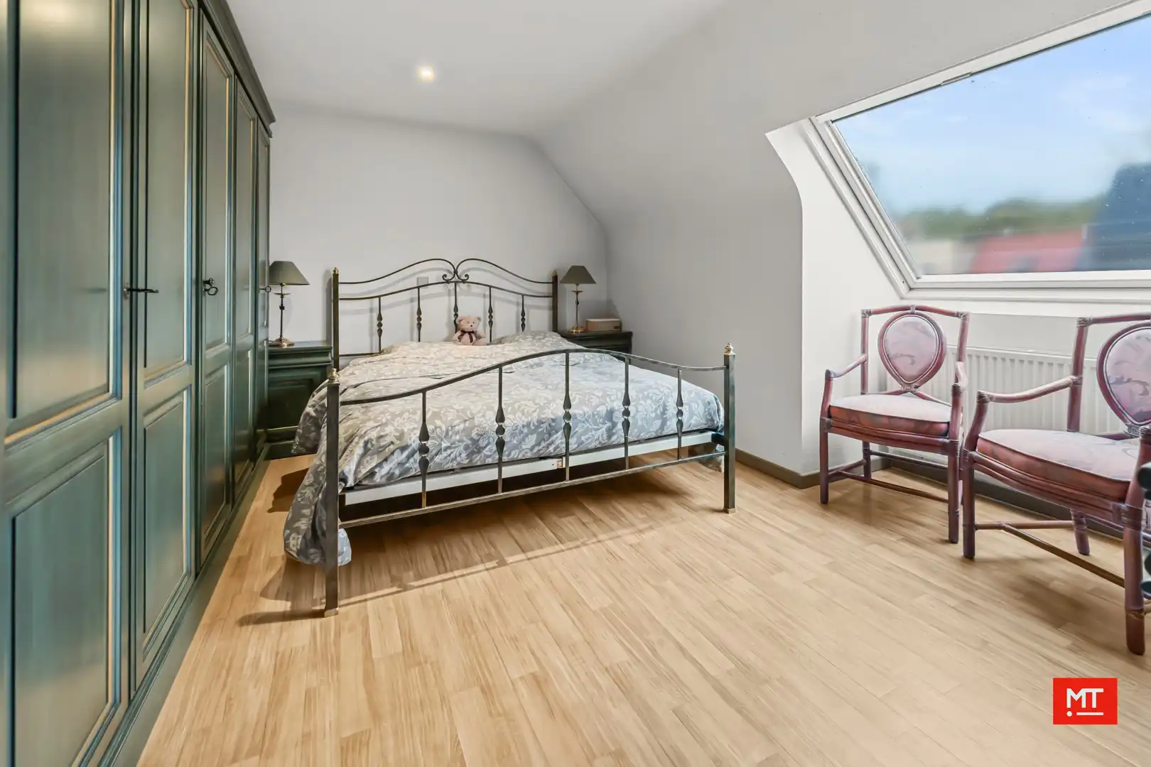 Bijzonder ruim gebouw met tal van mogelijkheden en uitweg, te koop in de dorpskern van Dadizele foto 11