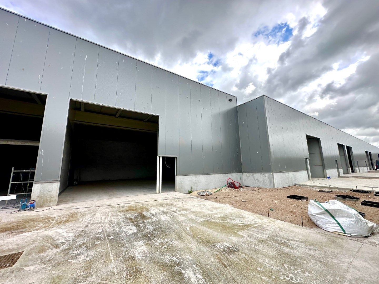 Nieuwbouw KMO unit (211 m²) foto 2