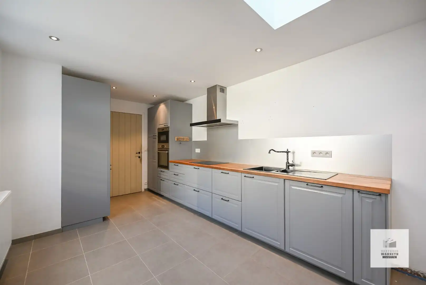 Instapklare woning met 3 slaapkamers en ruime berging/garage in centrum Wingene  foto 10