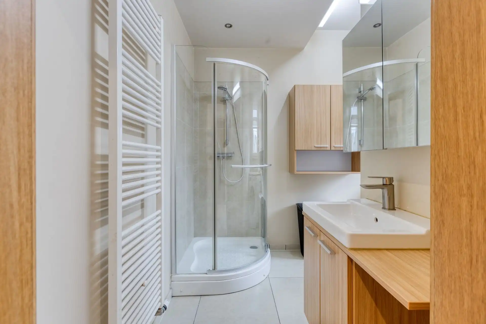 Ruime woning met maar liefst 4 slaapkamers én praktijkruimte in Maasmechelen! foto 12