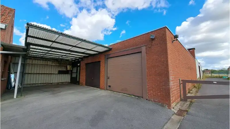 Vrijstaande woning met 4 slaapkamers en dubbele garage&nbsp;te huur in Zwevezele foto 10